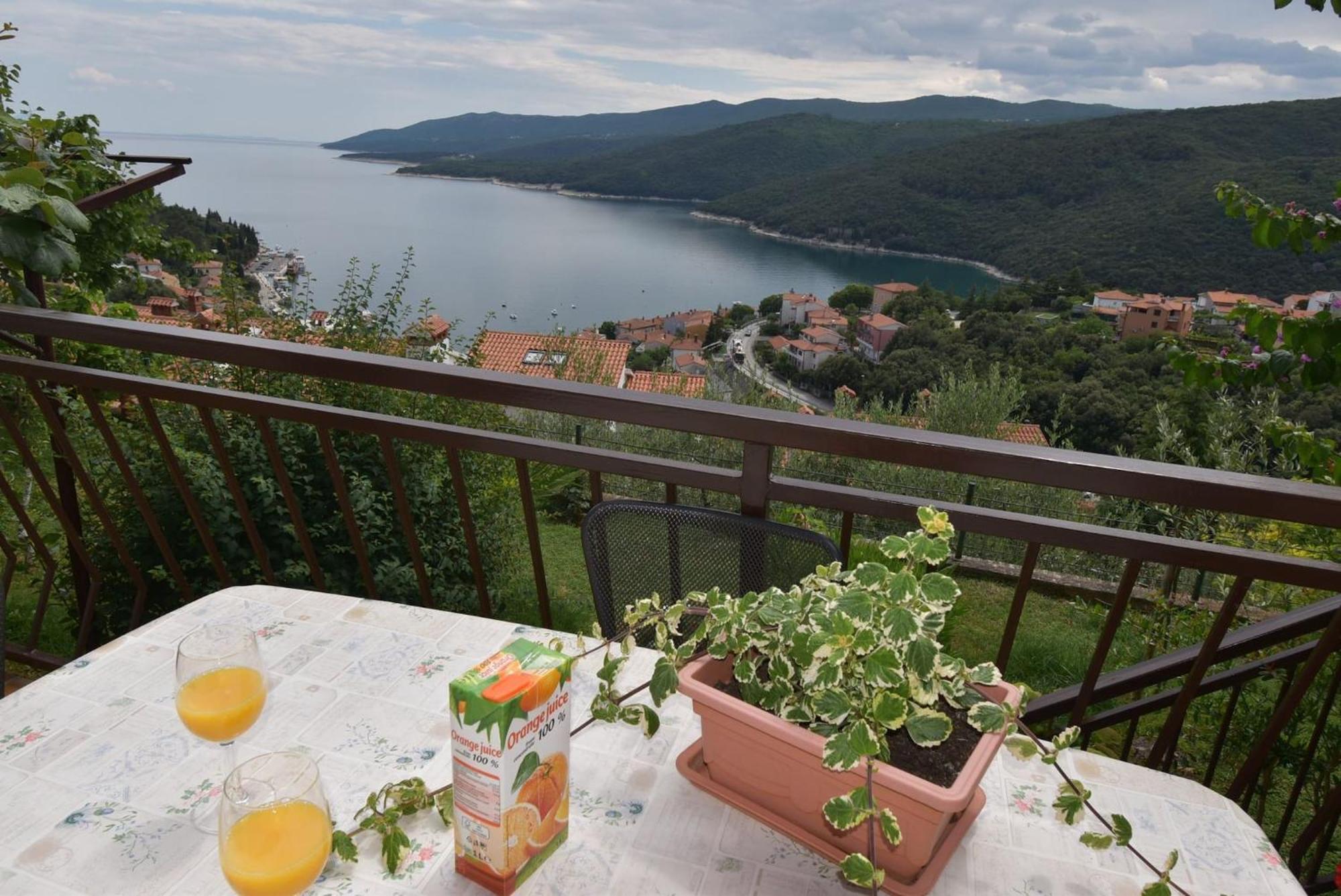 Apartment Neda In Rabac With Bay View Exterior foto